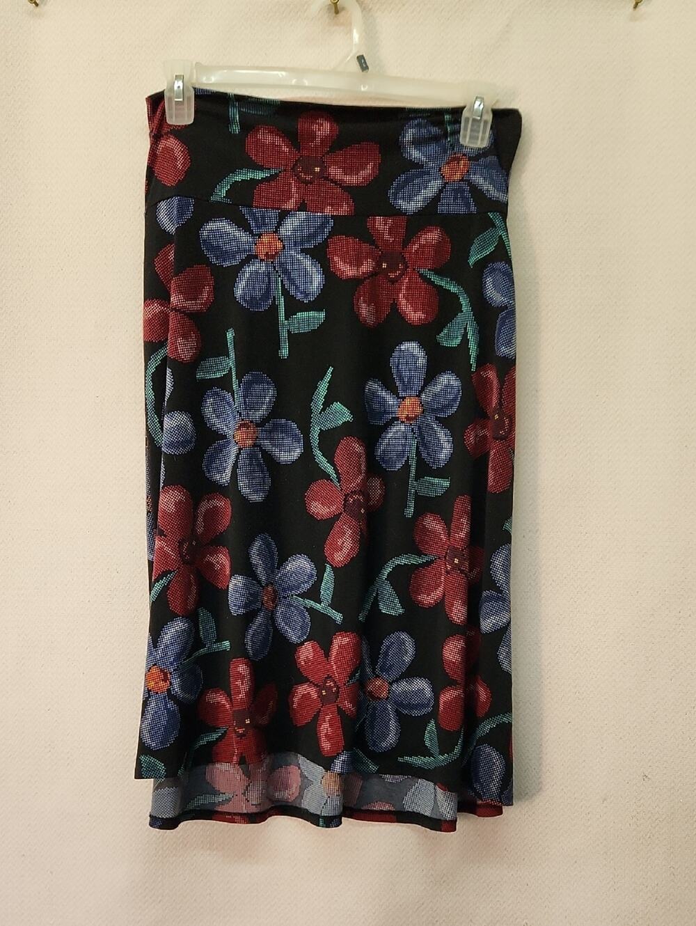 🚨2/$25 or 5/$50🚨LuLaRoe Black Midi Skirt with Red & Blue Floral Print